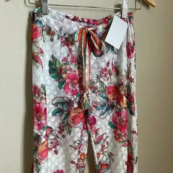 Becca Floral Crochet Slit Wide Leg‎ Pants Medium - Picture 9 of 15